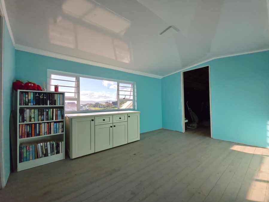 5 Bedroom Property for Sale in Hawston Western Cape
